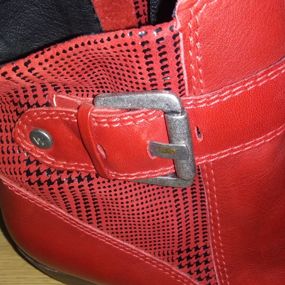 Funky Red Wolky Ankle Boots. - Picture 3 of 3